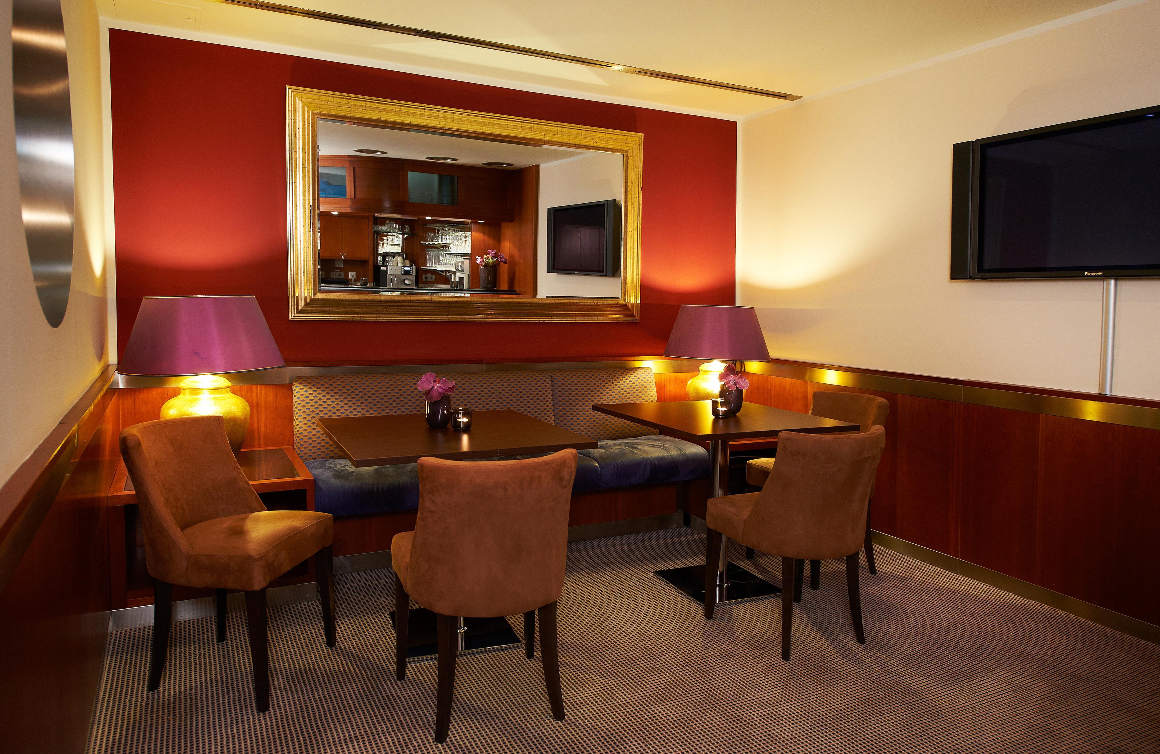 Leonardo Hotel&Residenz Muenchen Esterno foto Interior of a hotel room