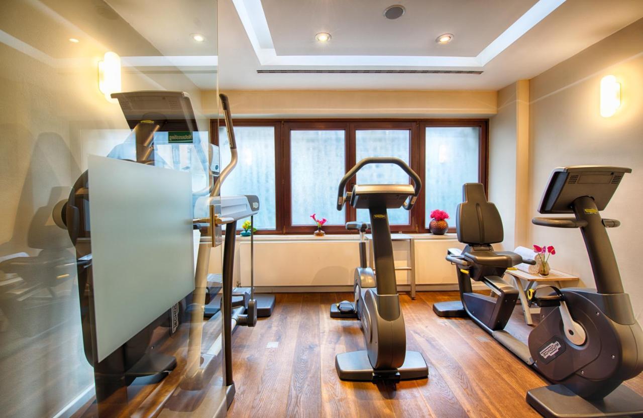 Leonardo Hotel&Residenz Muenchen Esterno foto Fitness room in a hotel