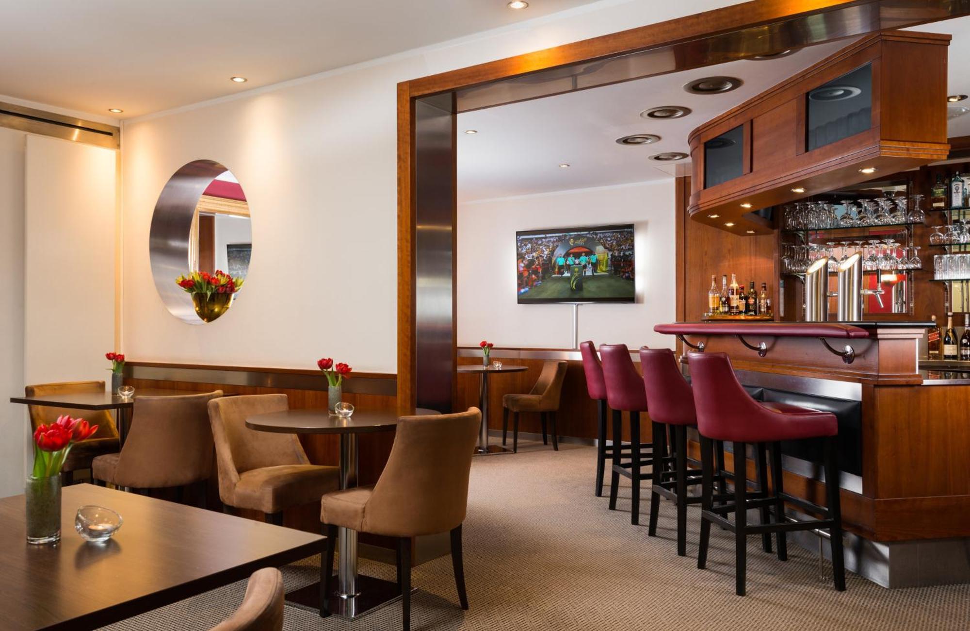 Leonardo Hotel&Residenz Muenchen Esterno foto Bar