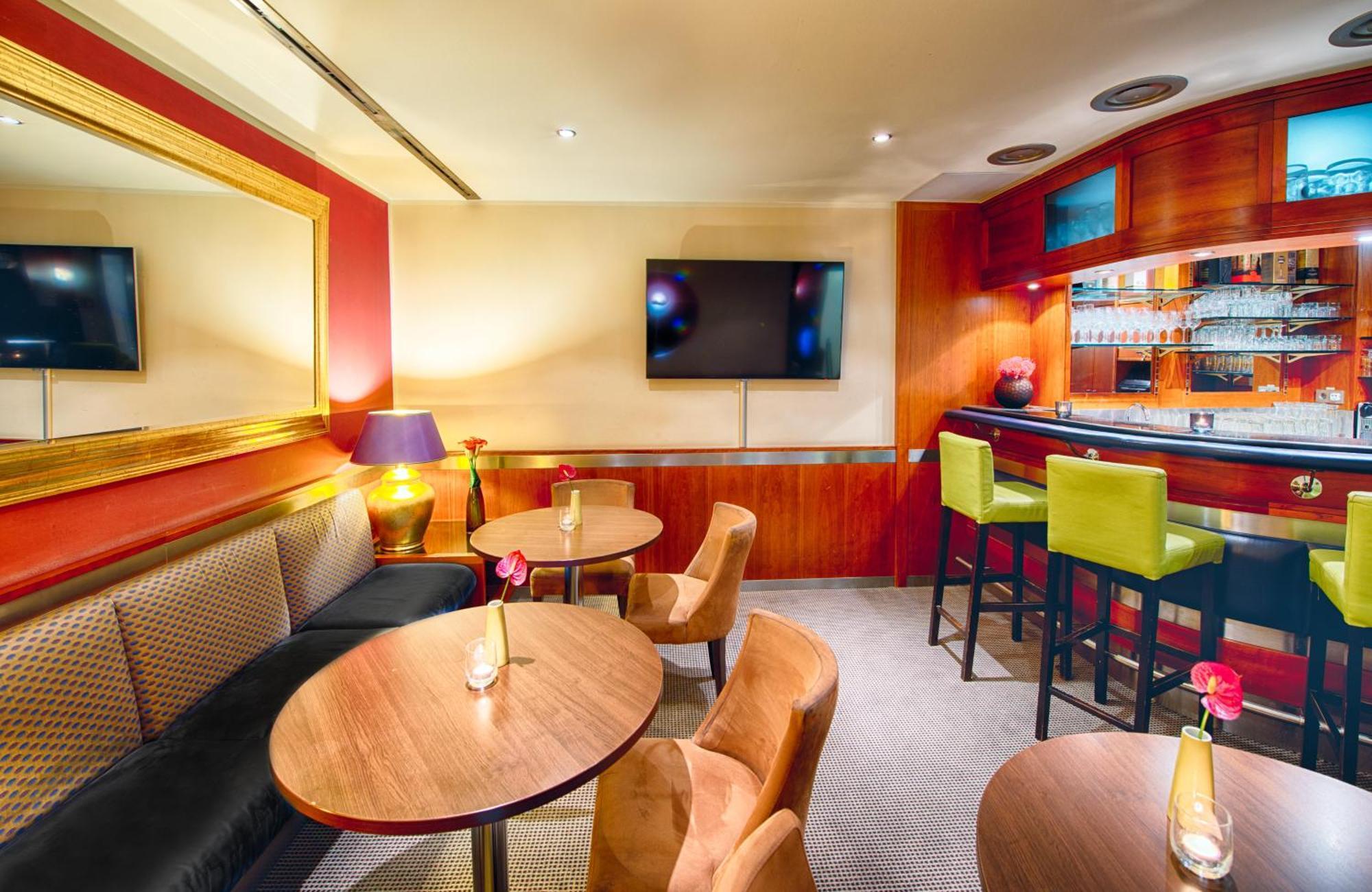 Leonardo Hotel&Residenz Muenchen Esterno foto Bar