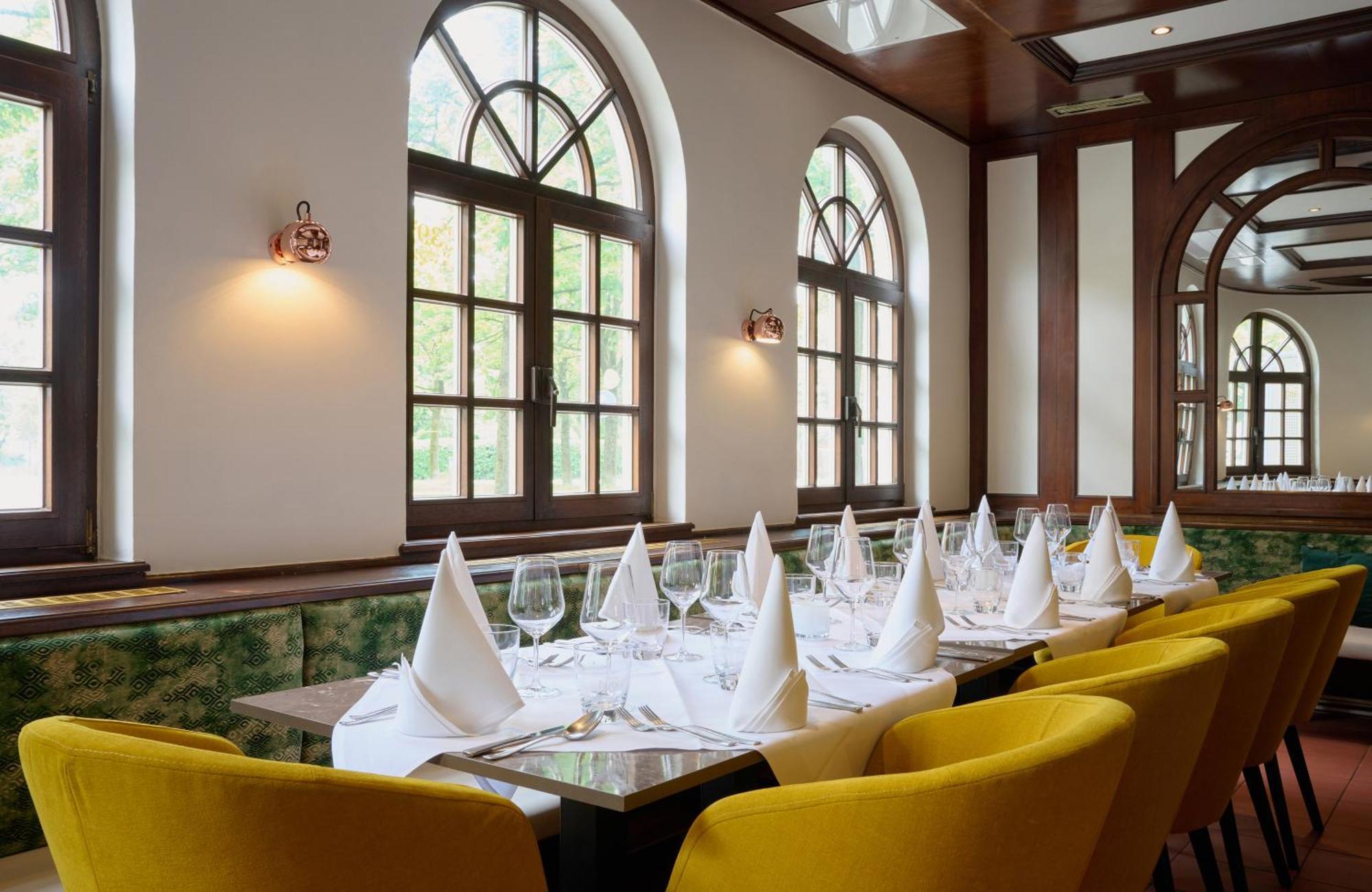 Leonardo Hotel&Residenz Muenchen Esterno foto Interior of the restaurant